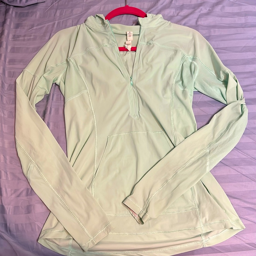 LULULEMON HALF ZIP TOP SIZE 8